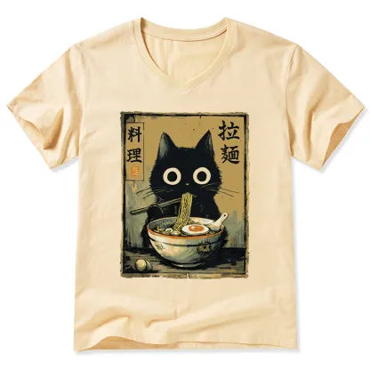 Magmoo Cute Black Cat Eating Ramen Japan V-Neck Classic T-Shirt