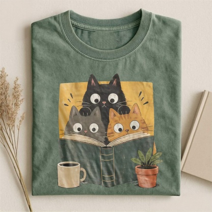 Magmoo Curious Reading Cats T-shirt