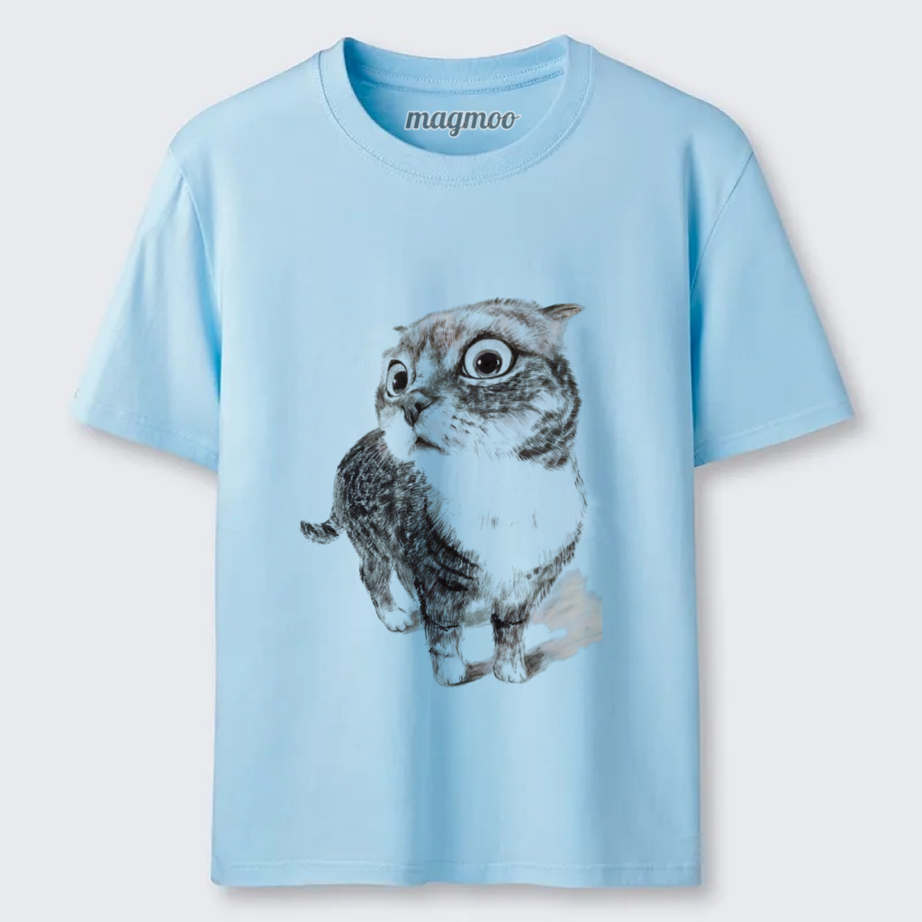 Magmoo Wide-Eyed Cat T-shirt