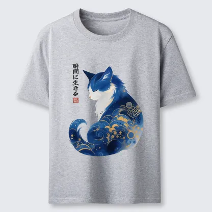 Magmoo Retro Zen Cat: Living the Present Classic T-Shirt