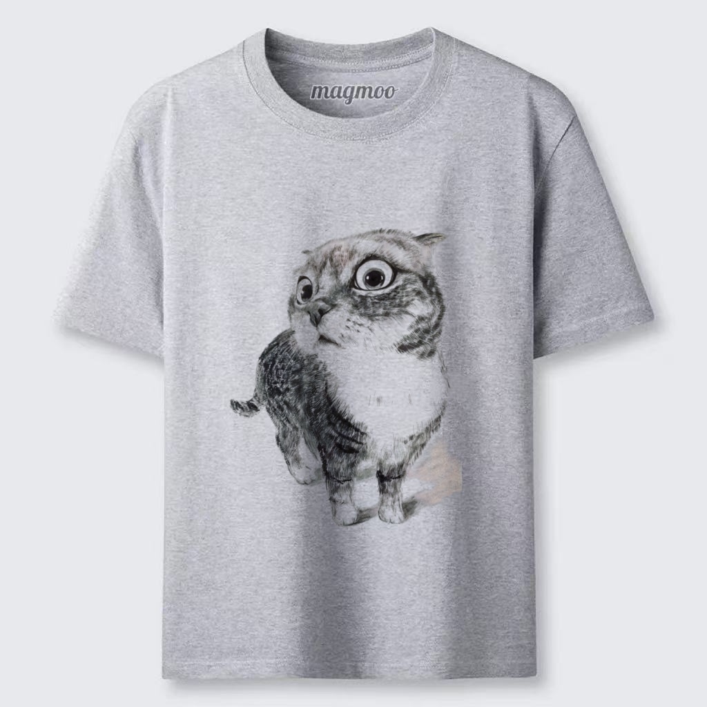 Magmoo Wide-Eyed Cat T-shirt