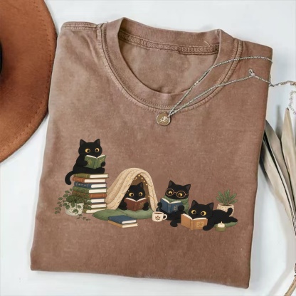 Magmoo Black Cat Reading T-shirt