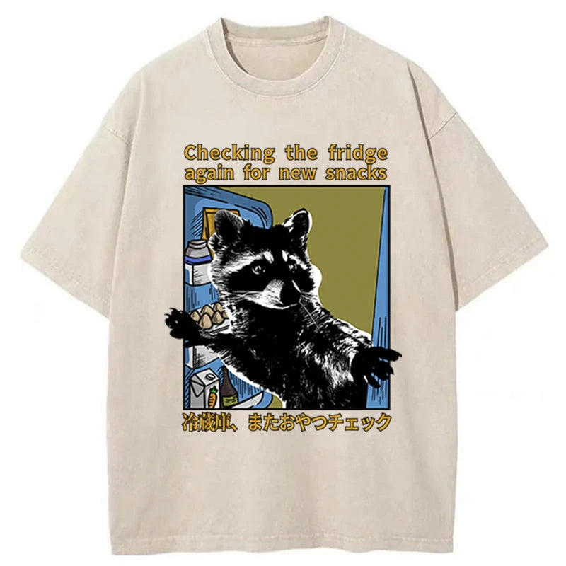 Magmoo Raccoon Looking For Food Washed T-Shirt