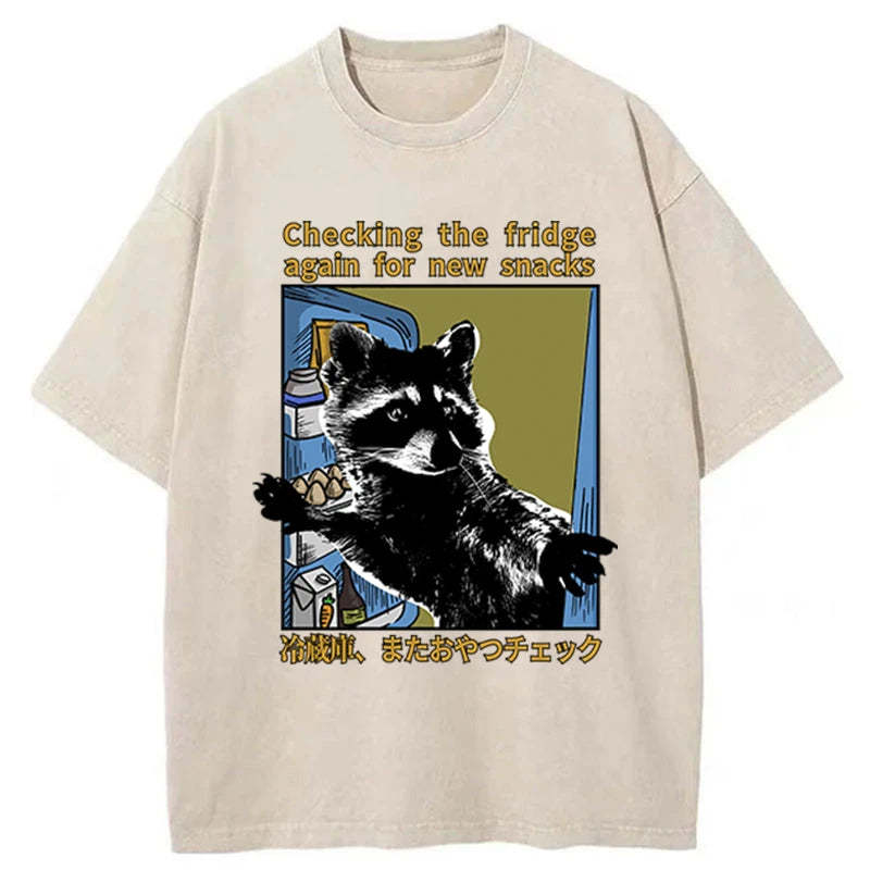 Magmoo Raccoon Looking For Food Washed T-Shirt