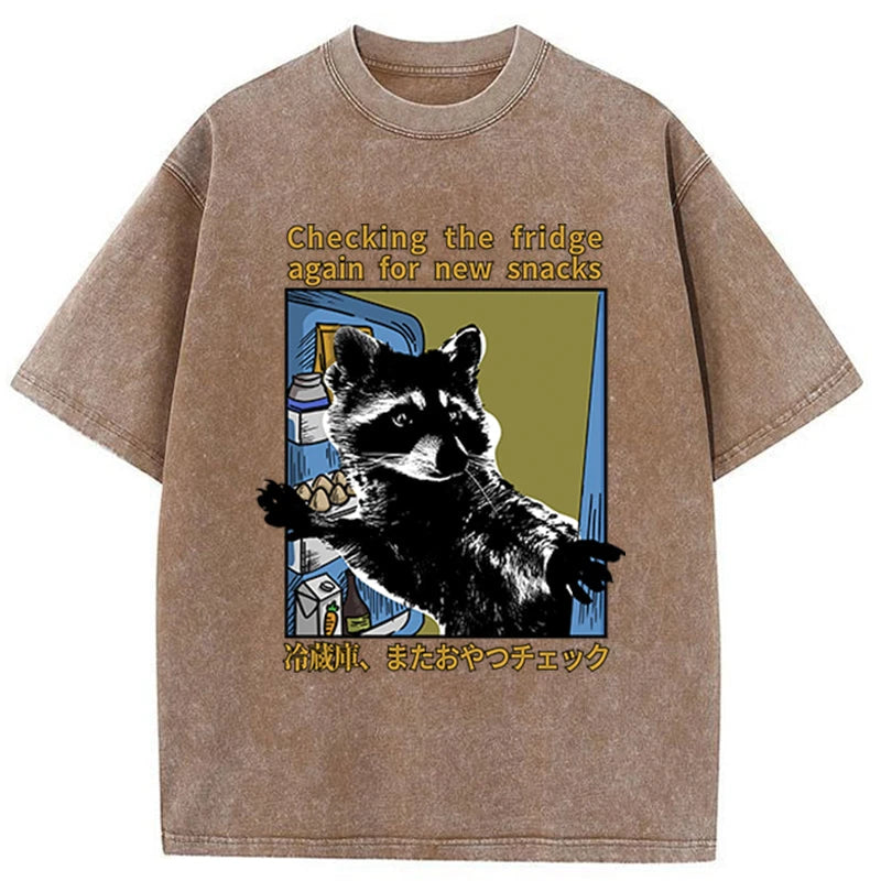 Magmoo Raccoon Looking For Food Washed T-Shirt
