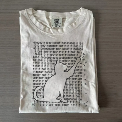Funny Cat Is Playing With Binary Code Essential T-Shirt-Magmoo