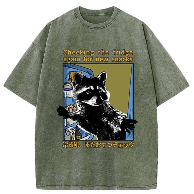 Magmoo Raccoon Looking For Food Washed T-Shirt