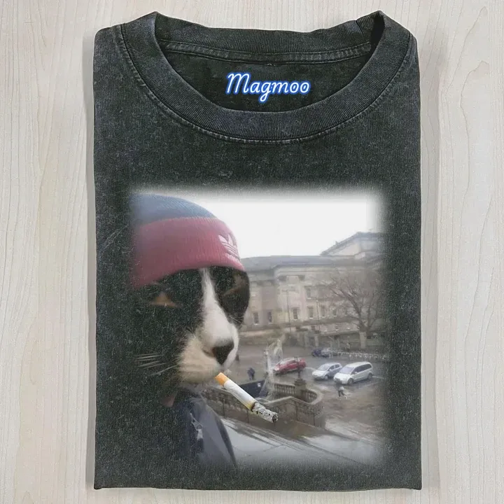 SMOKING CAT T-SHIRT-Magmoo
