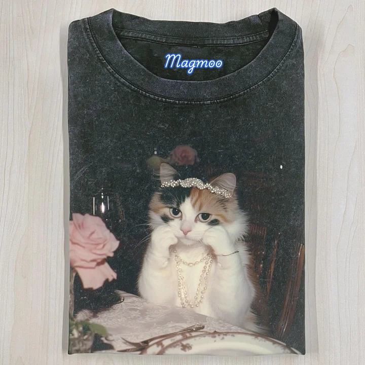 ELEGANT CAT T-SHIRT
