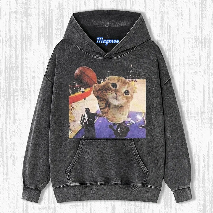 BASKETBALL EXPERT CAT T-SHIRT