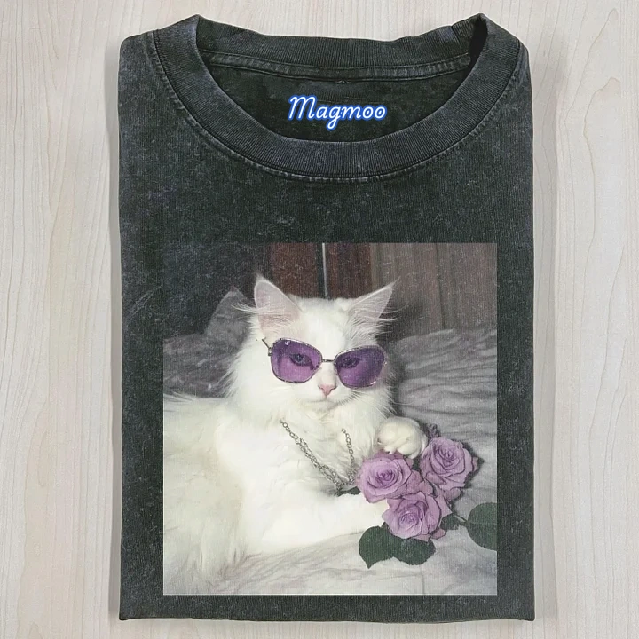 ELEGANT CAT T-SHIRT
