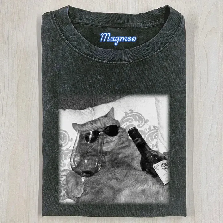 CAT DRINKING T-SHIRT-Magmoo