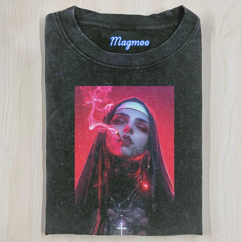 NUNS T-SHIRT
