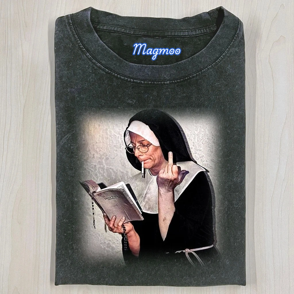 NUNS T-SHIRT