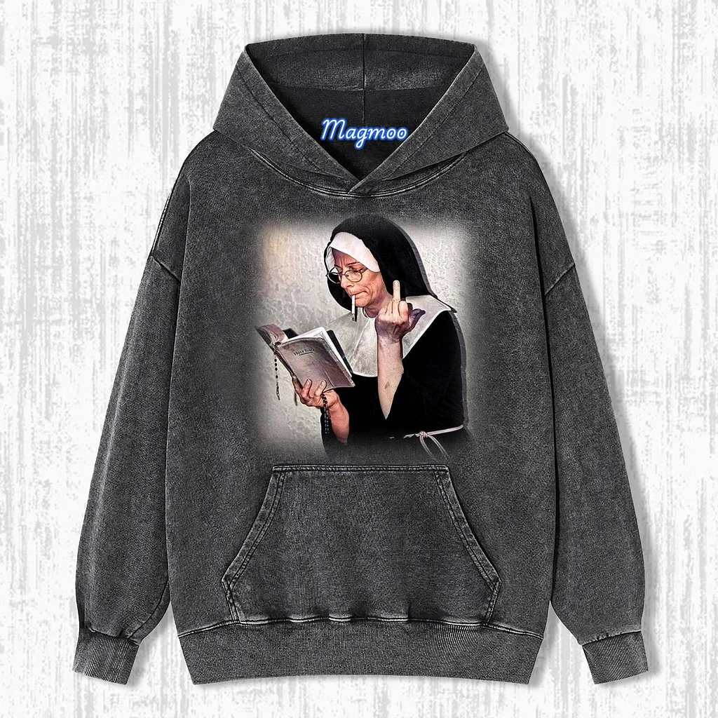 NUNS T-SHIRT