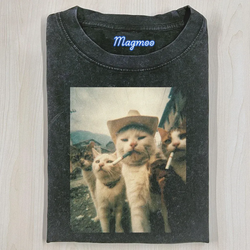 SMOKING CAT T-SHIRT-Magmoo