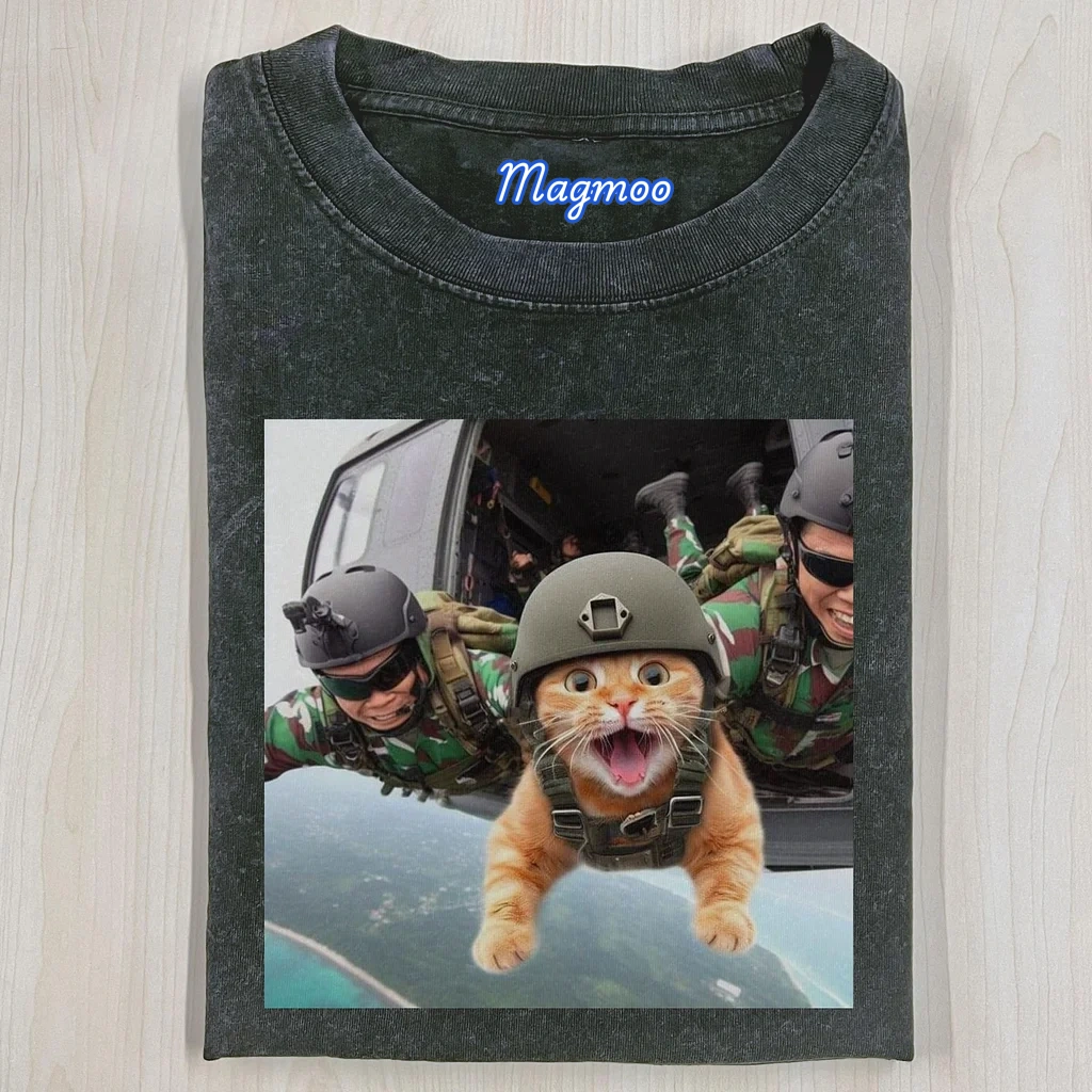 SKYDRIVING CAT T-SHIRT-Magmoo