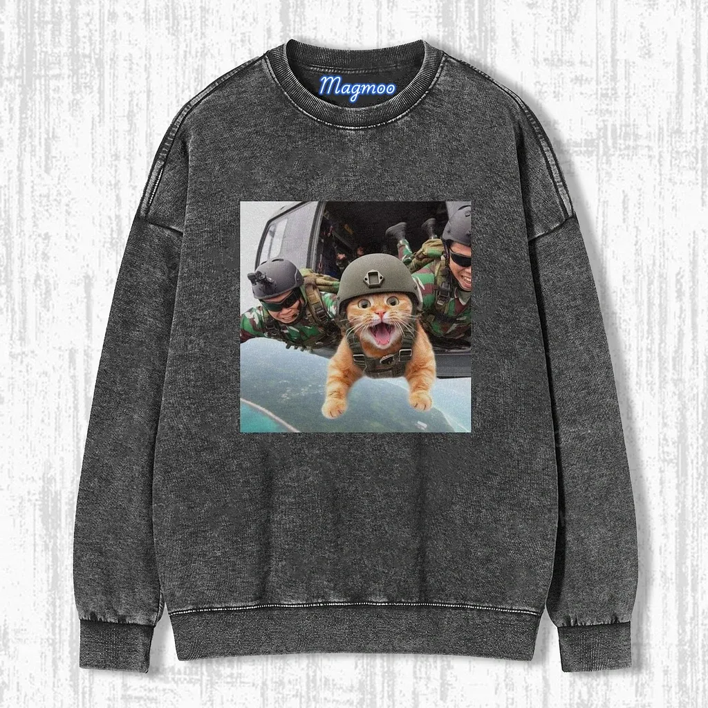 SKYDRIVING CAT T-SHIRT-Magmoo