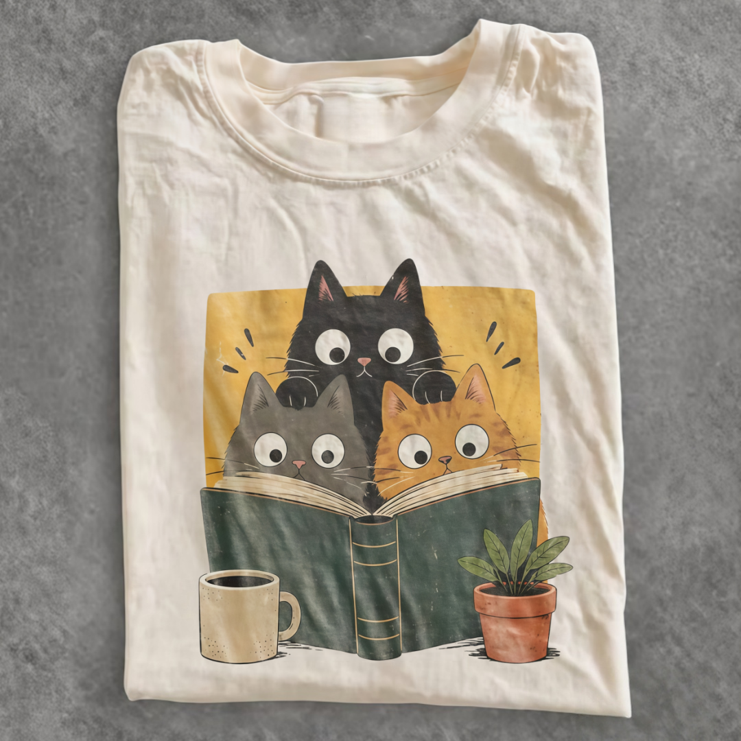 Magmoo Curious Reading Cats T-shirt