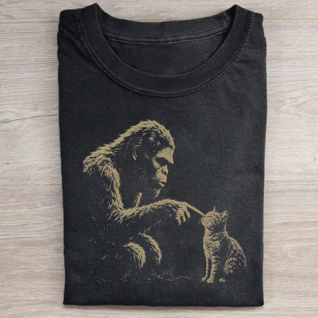 Magmoo Bigfoot Booping Cat T-shirt