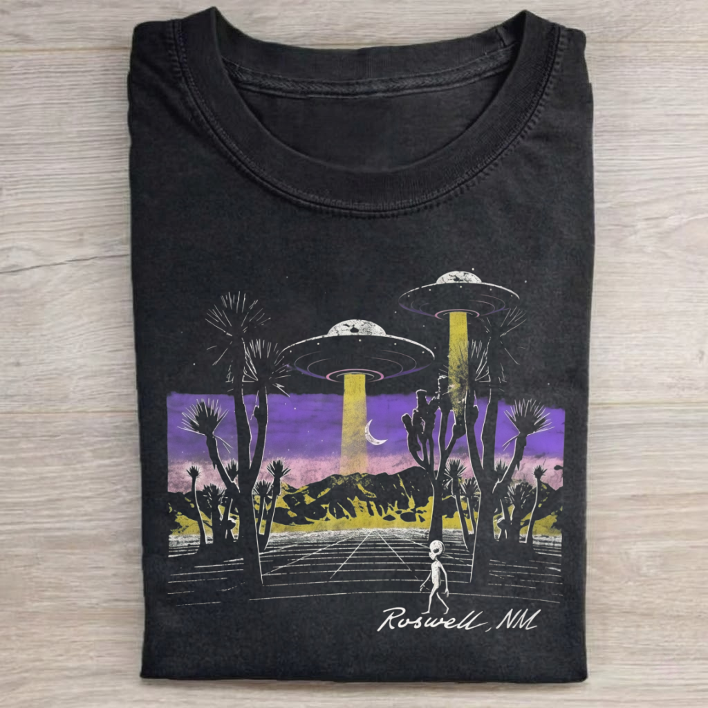 Magmoo Roswell NM UFO Graphic T-shirt