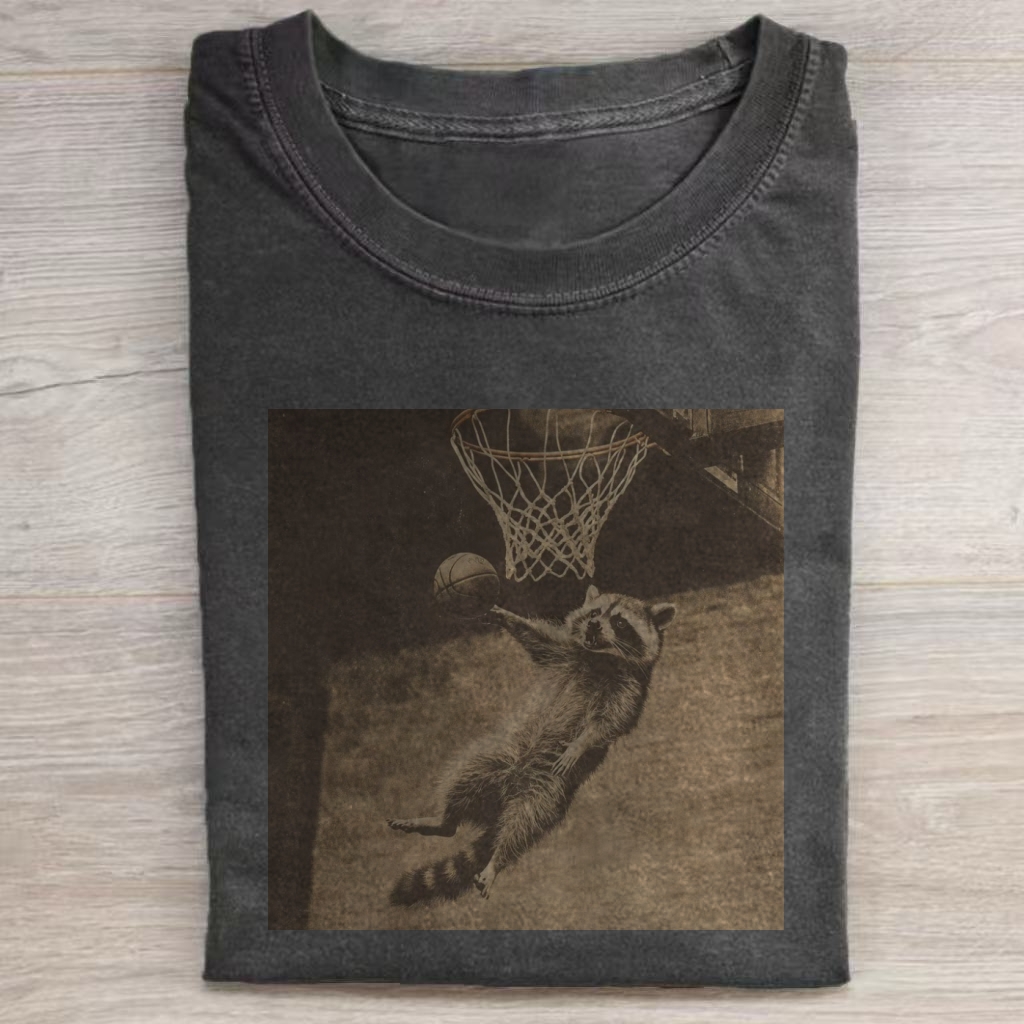 Magmoo Vintage Dunk Raccoon T-shirt