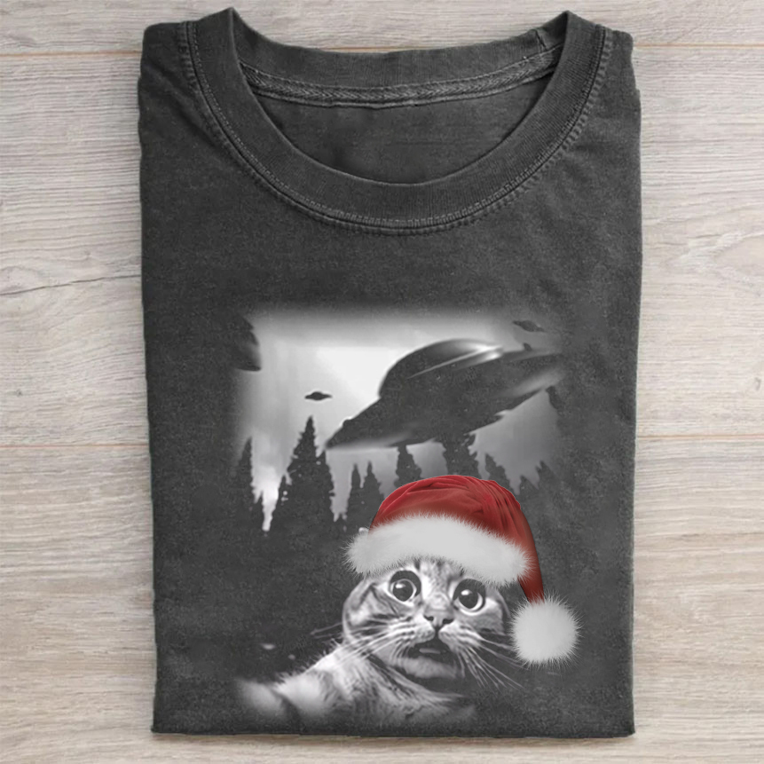 Christmas Cat Selfle With UFO Art Acid Wash Tee-Magmoo