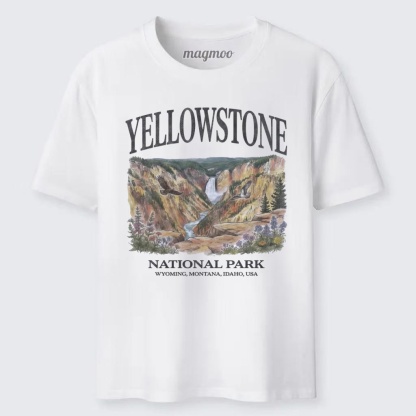 Magmoo Yellowstone National Park Vintage 90s Graphic Classic T-shirt