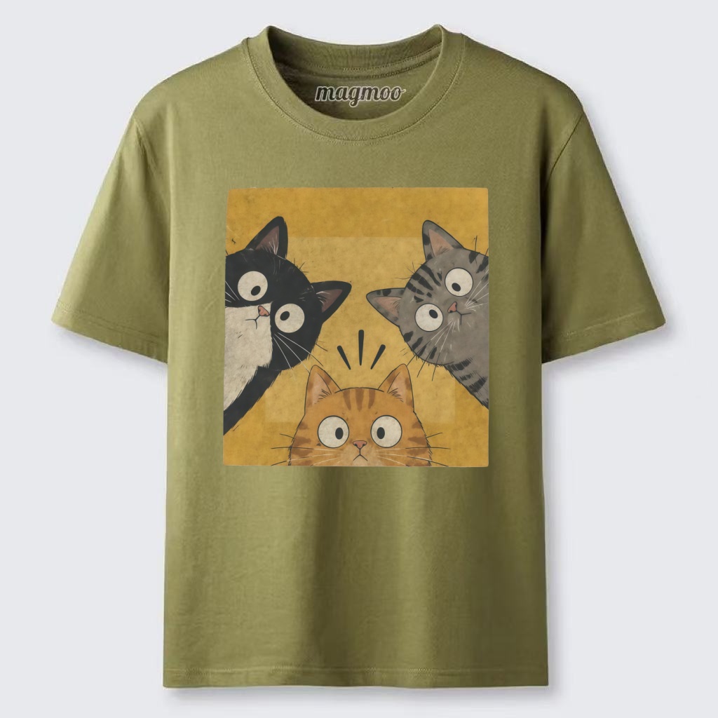 Magmoo Vintage Funny Curious Cats Classic T-shirt