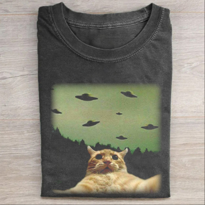 Cat-selfie-with-UFO-washed cotton T-shirt-Magmoo