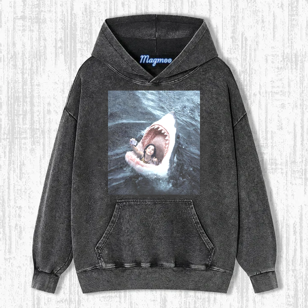 Taking a selfie in a shark's mouth Shirt/Sweatshirt/Hoodie