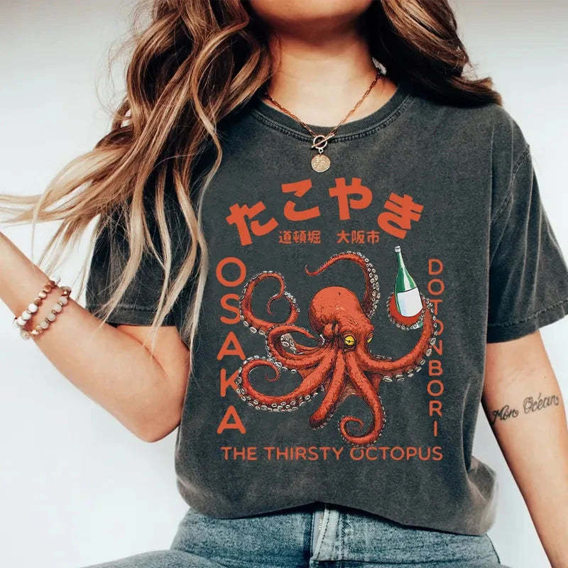 Magmoo Octopus Drinks Soju Washed T-Shirt