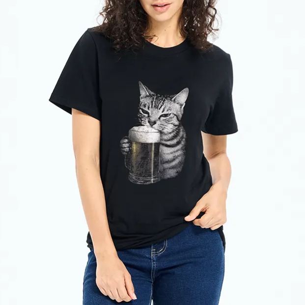 Magmoo Cheers With The Cat Classic T-Shirt