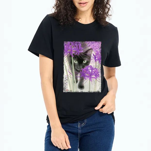 Magmoo A Cat Among The Flowers Classic T-Shirt
