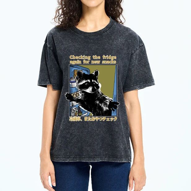 Magmoo Raccoon Looking For Food Washed T-Shirt