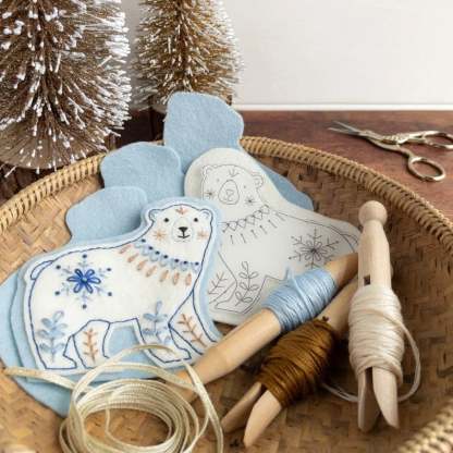 Embroidered felt Easter eggs Kit