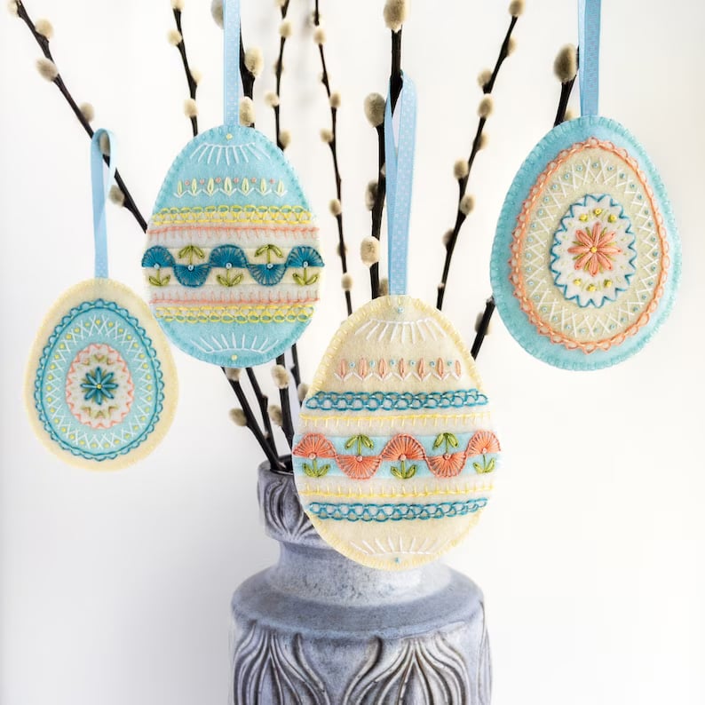 Embroidered felt Easter eggs Kit