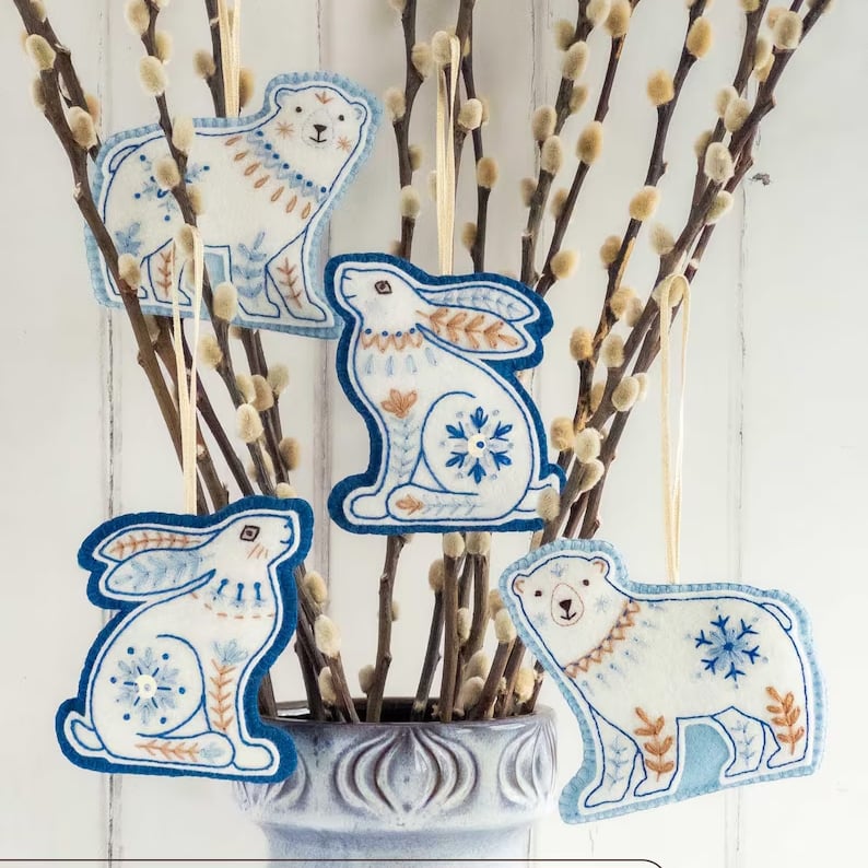 Embroidered felt Easter eggs Kit