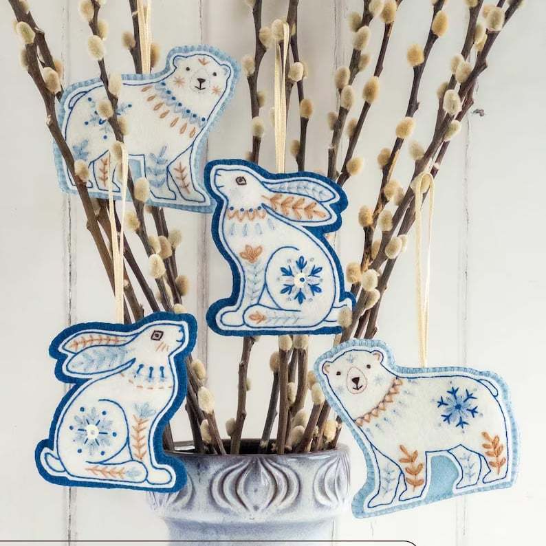 Embroidered felt Easter eggs Kit