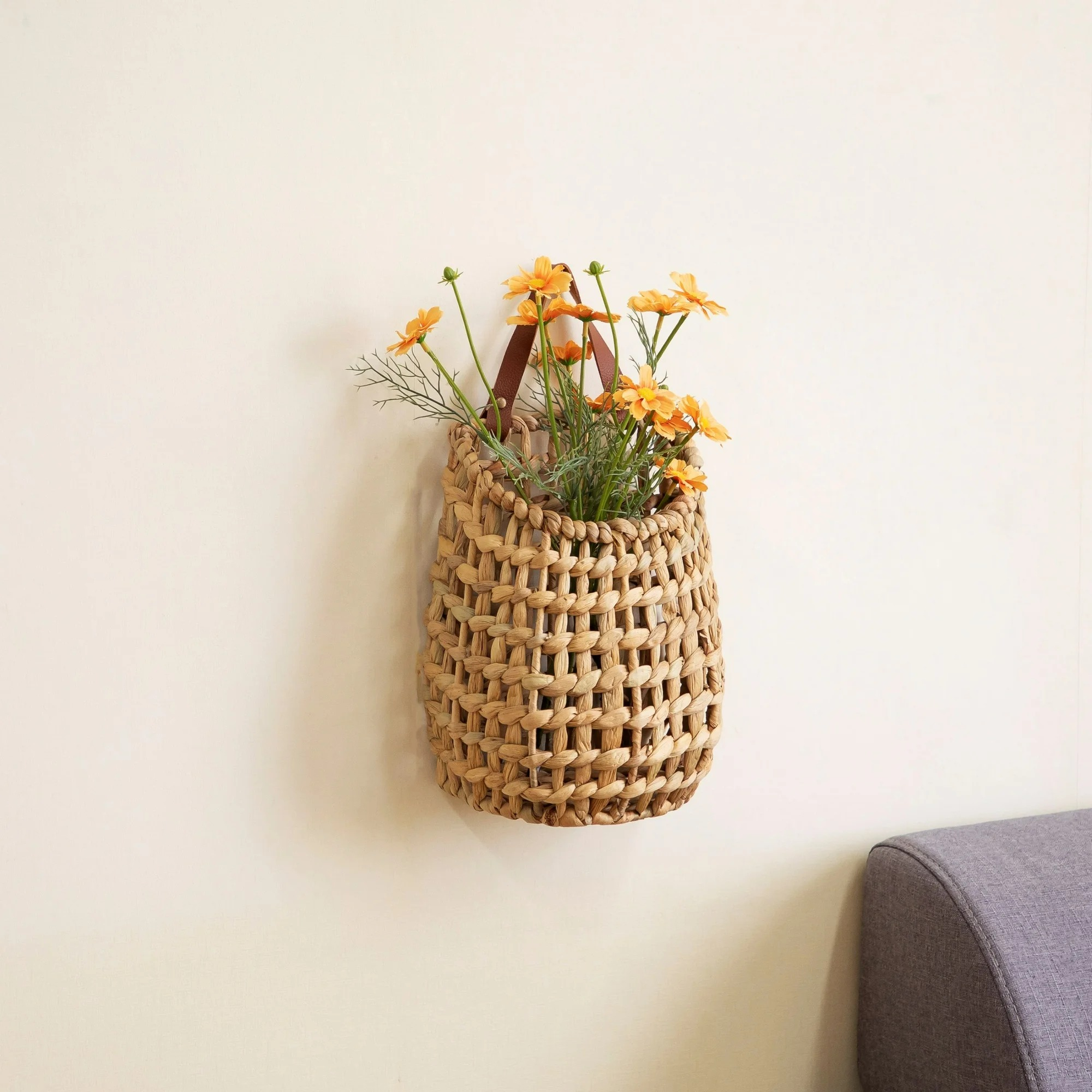 🌸Woven Floral Wall Basket – A Cozy Natural Accent for Any Space🌿