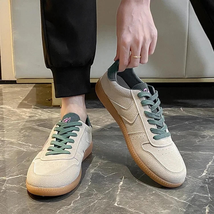 Women’s Casual Low-Top Sneakers