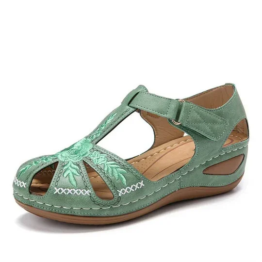 Breathable Hollow Sewn Flower Closed Toe Women Summer Platform Sandals