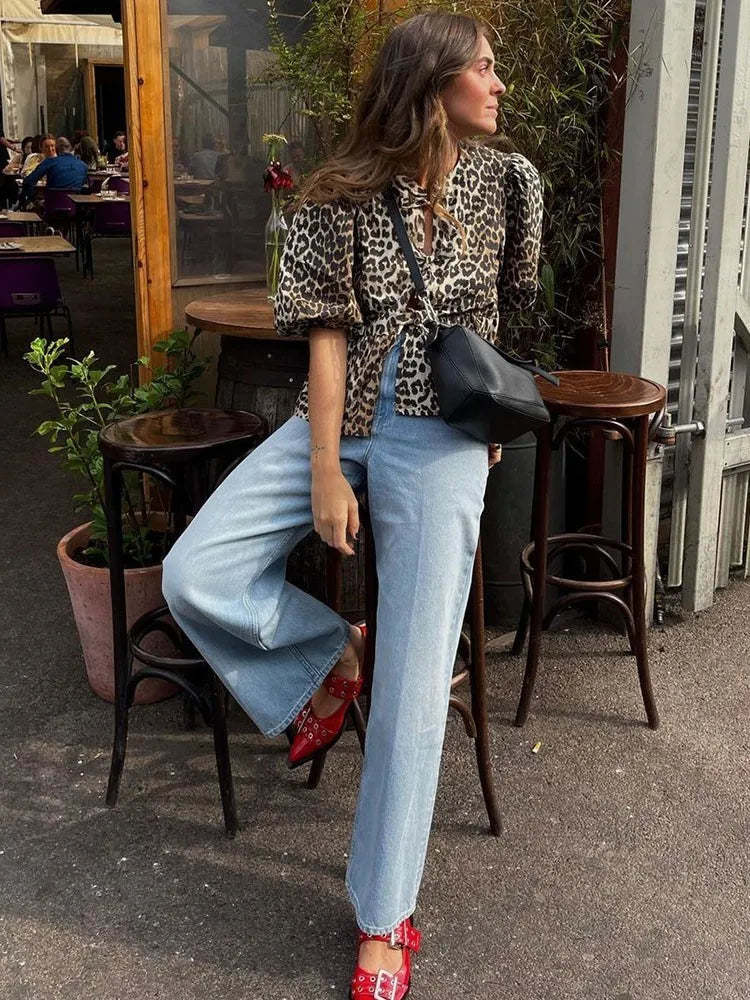 Lily - Retro Streetwear Blouse