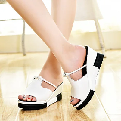 COMFORTABLE ORTHOPEDIC PLATFORM SANDALS