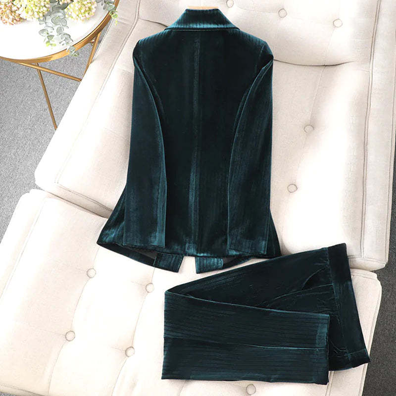 Velvet jacket and trousers set for women