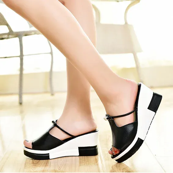COMFORTABLE ORTHOPEDIC PLATFORM SANDALS