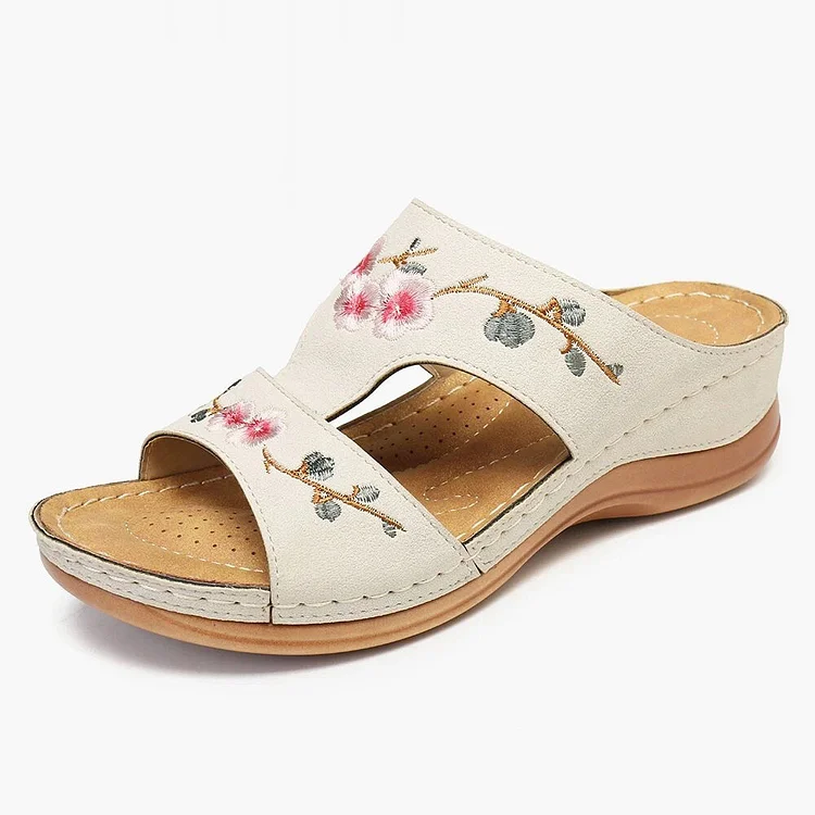 Beach Embroidery Flat Soft Non-Slip Women's Sandals 2026