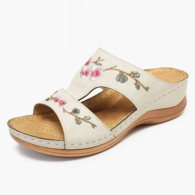Beach Embroidery Flat Soft Non-Slip Women's Sandals 2026