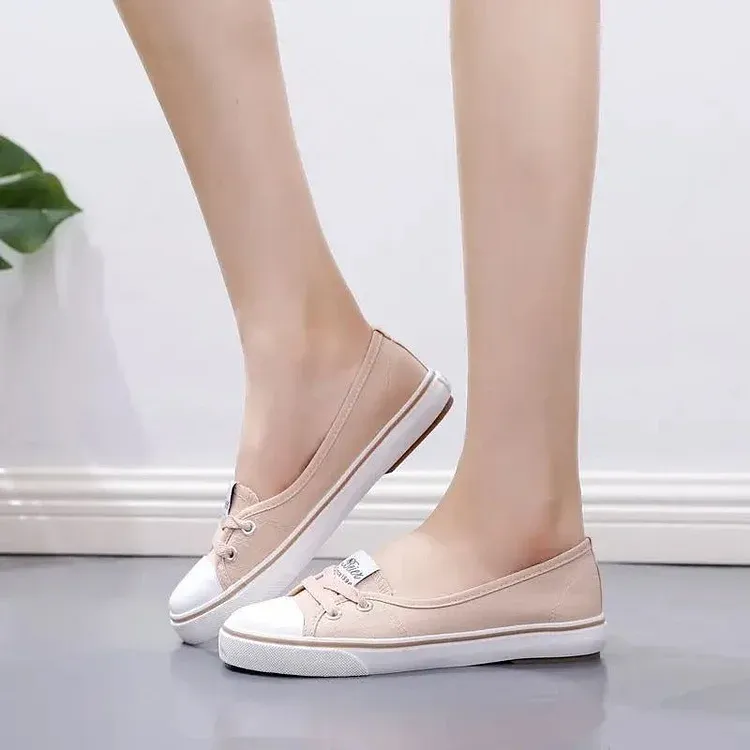Casual And Chic Flat Sneakers