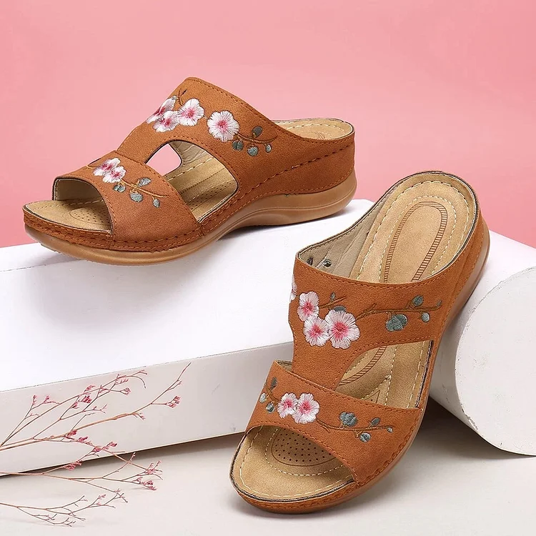 Beach Embroidery Flat Soft Non-Slip Women's Sandals 2026